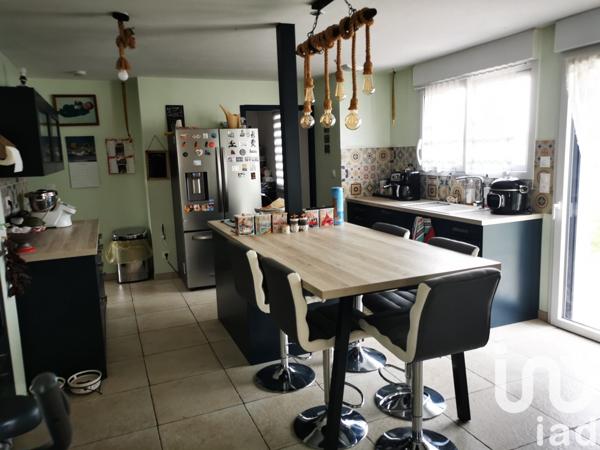 Maison 7 pièces de 137 m² à Bouloire (72440)