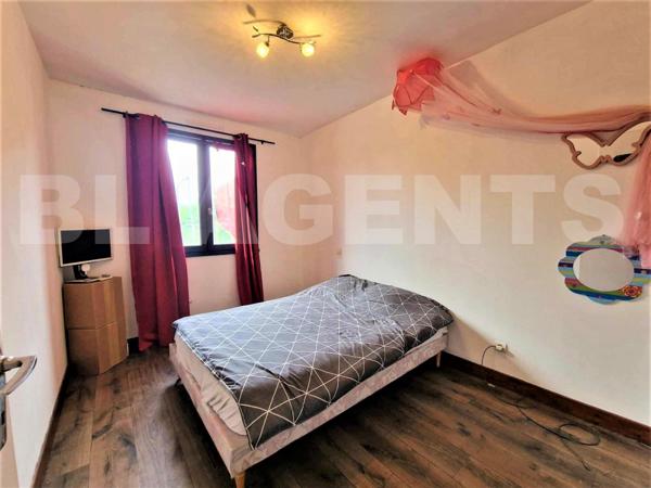 🏡 Maison de plain-pied – Terrain constructible 2 200 m² – Division possible – Panneaux photovoltaïqu