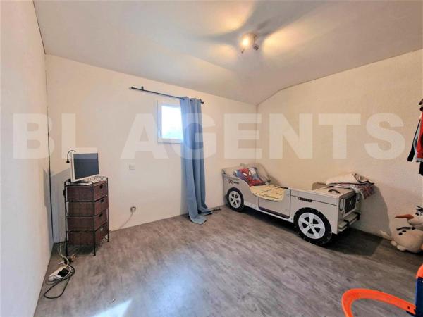 🏡 Maison de plain-pied – Terrain constructible 2 200 m² – Division possible – Panneaux photovoltaïqu