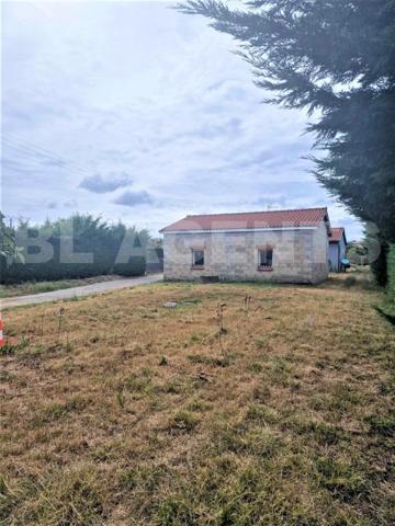 🏡 Maison de plain-pied – Terrain constructible 2 200 m² – Division possible – Panneaux photovoltaïqu