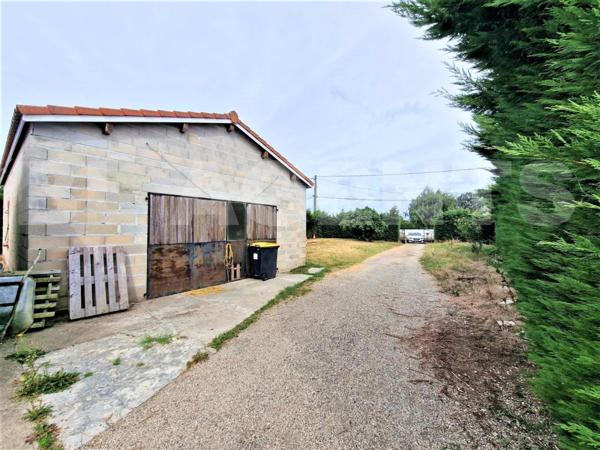 🏡 Maison de plain-pied – Terrain constructible 2 200 m² – Division possible – Panneaux photovoltaïqu