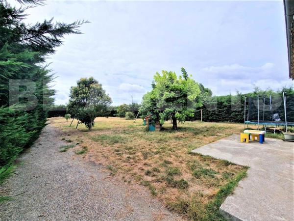 🏡 Maison de plain-pied – Terrain constructible 2 200 m² – Division possible – Panneaux photovoltaïqu