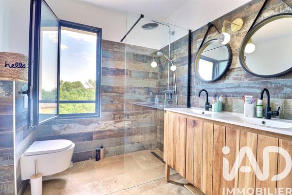 Maison à vendre 5 pièces 182 m² Saint-Maximin-la-Sainte-Baume