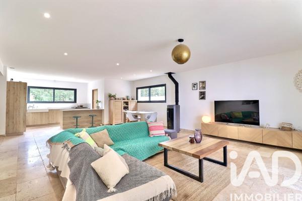 Maison à vendre 5 pièces 182 m² Saint-Maximin-la-Sainte-Baume