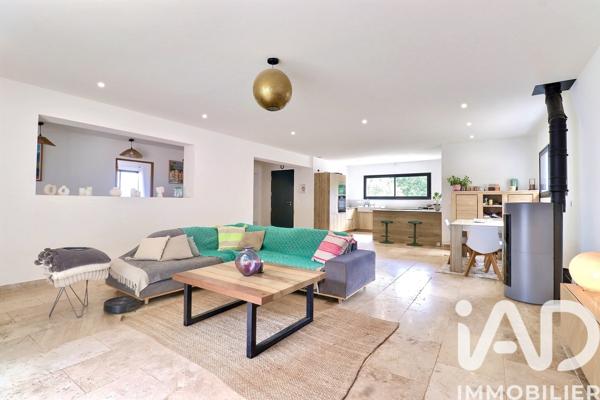 Maison à vendre 5 pièces 182 m² Saint-Maximin-la-Sainte-Baume