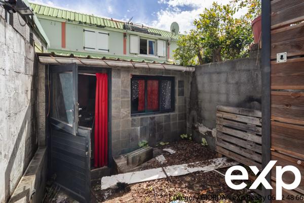 En exclusivité eXp France, Grégory Giordan vous propose ce triplex de quatre pièces situé au Tampon.