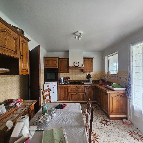 Transformez cette villa familiale à rénover en havre de paix dans un cadre paisible et verdoyant !