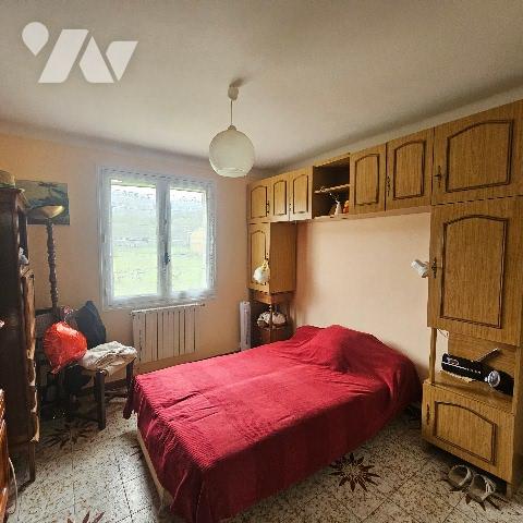 Transformez cette villa familiale à rénover en havre de paix dans un cadre paisible et verdoyant !