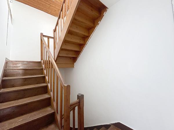 Immeuble Meximieux composé d'un commerce et d'un appartement de type 3