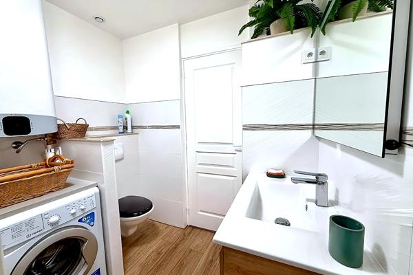 MEZE CENTRE bel appartement T2 climatisé et rénové