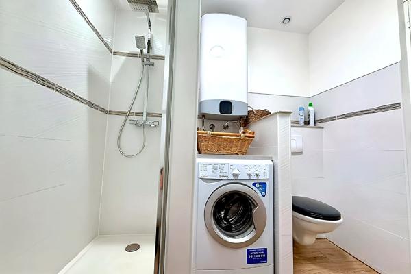 MEZE CENTRE bel appartement T2 climatisé et rénové