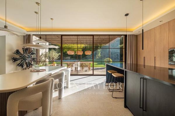 Luxueuse Villa Contemporaine Proche de l'Étang de Font Merle
