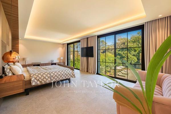 Luxueuse Villa Contemporaine Proche de l'Étang de Font Merle