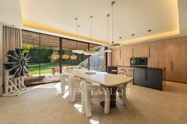 Luxueuse Villa Contemporaine Proche de l'Étang de Font Merle