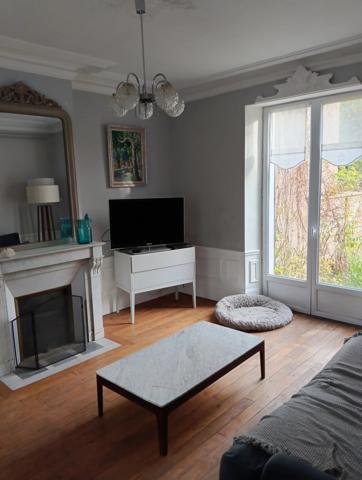 RARE SUR LE MARCHÉ – UNE MAISON DE CHARME AUX PRESTATIONS AUTHENTIQUES