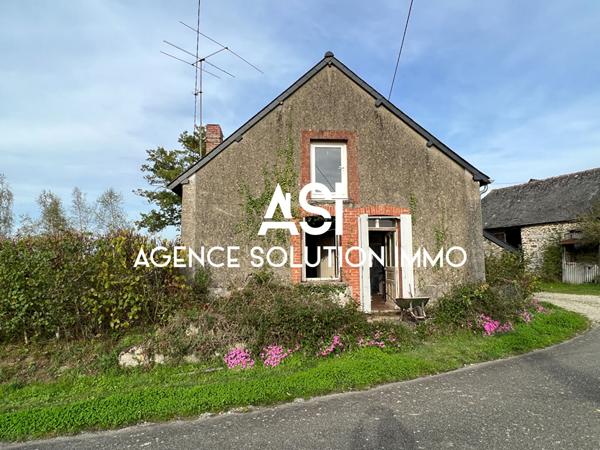 Maison en pierre 40m2 - grange 65 m2 - terrain boisé 400 m2
