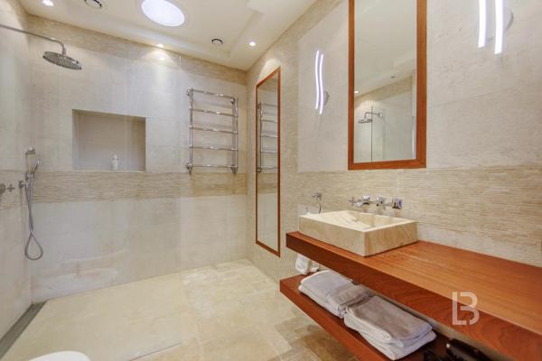 Propriété d'exception avec jardin d'1,6 hectares