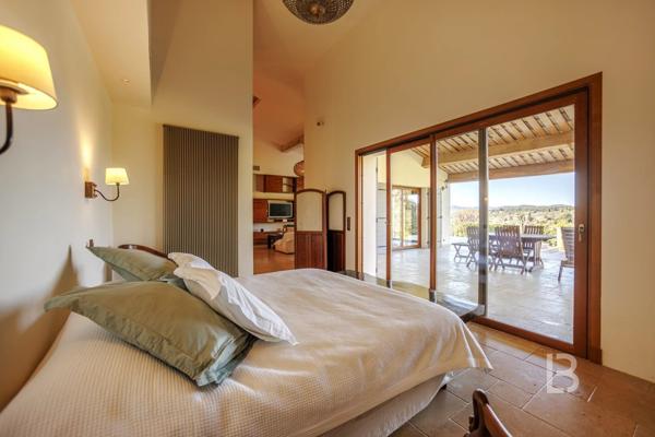 Propriété d'exception avec jardin d'1,6 hectares