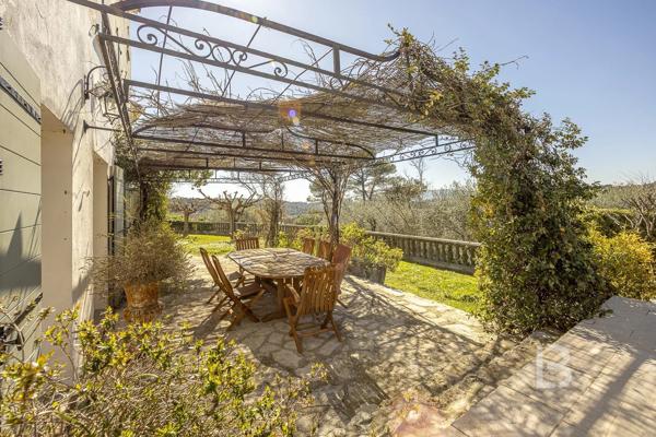 Propriété d'exception avec jardin d'1,6 hectares