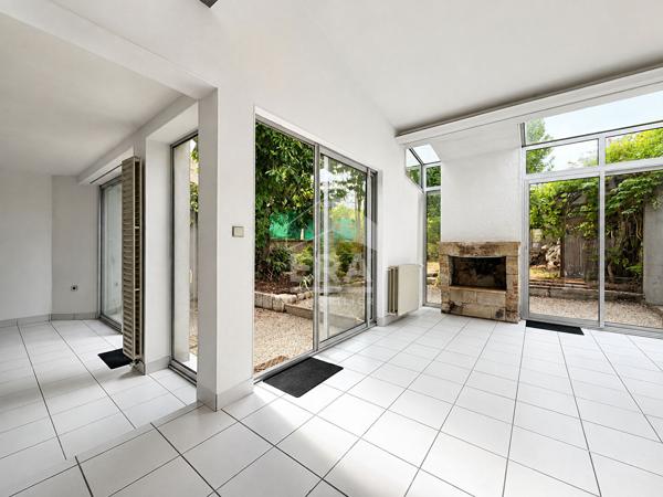 Maison de ville, 3 ch, de 136,5 m² mêlant ancien et contemporain.