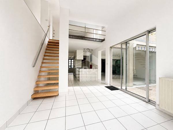 Maison de ville, 3 ch, de 136,5 m² mêlant ancien et contemporain.