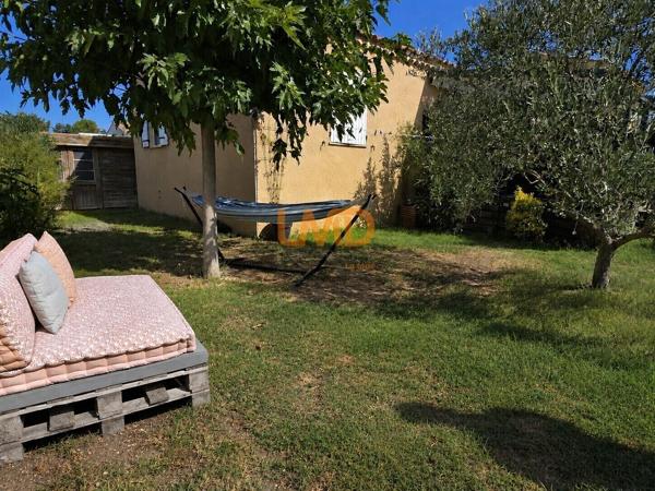 Maison de plain-pied avec piscine, au calme absolu, vendue meublée