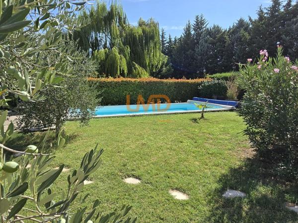 Maison de plain-pied avec piscine, au calme absolu, vendue meublée