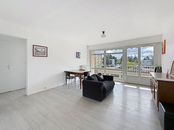 APPARTEMENT MEUBLÉ T3 AVEC BALCON - ANGERS