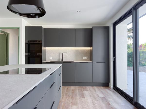 A Vendre Angers Est Maison 6 pièces 222 m2, vie de plain-pied, 5 chambres, jardin