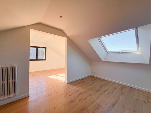 A Vendre Angers Est Maison 6 pièces 222 m2, vie de plain-pied, 5 chambres, jardin