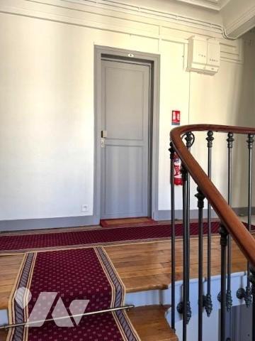 PARIS 17EME - METRO PEREIRE - STUDETTE MANSARDEE (9,70 m² au sol)