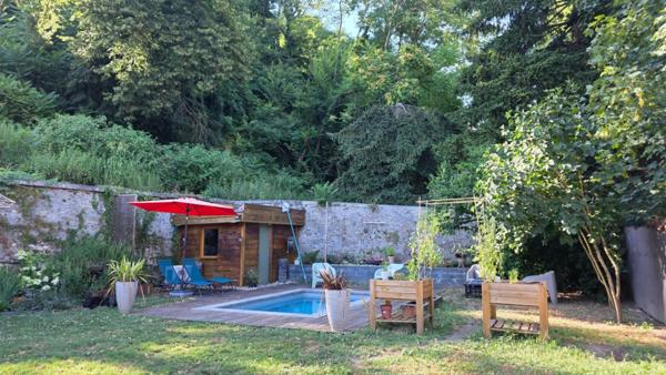 Maison de ville, 3 chambres, Le Pont De Beauvoisin avec jardin et pisicne