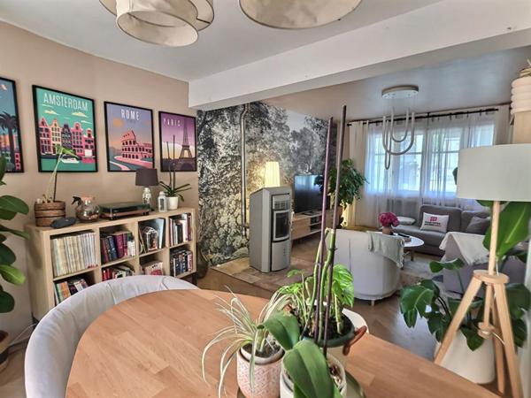 Maison de ville, 3 chambres, Le Pont De Beauvoisin avec jardin et pisicne