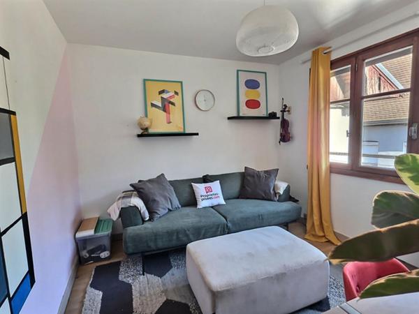 Maison de ville, 3 chambres, Le Pont De Beauvoisin avec jardin et pisicne