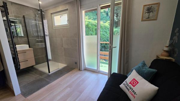 Maison de ville, 3 chambres, Le Pont De Beauvoisin avec jardin et pisicne