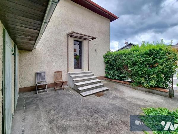 CHALLEX  Immeuble de caractère du XIXᵉ siècle composé de deux logements – 140,75 m²