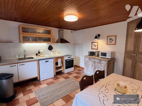 CHALLEX  Immeuble de caractère du XIXᵉ siècle composé de deux logements – 140,75 m²