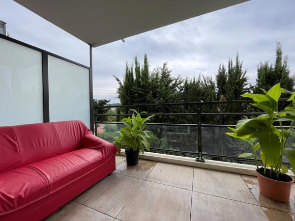 CANNES LA BOCCA, T2 dans une résidence moderne de 2019, avec terrasse et parking