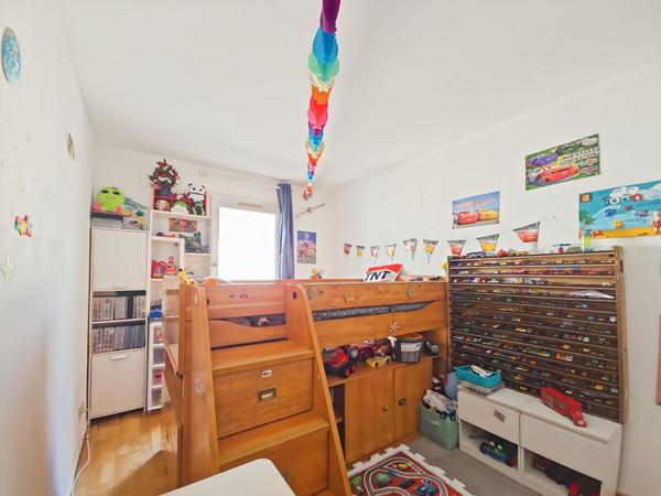 Appartement centre ville 3 pièces 67m² cave et parking