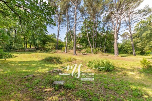 Maison de 120 m² et annexes sur terrain de 5552 m²