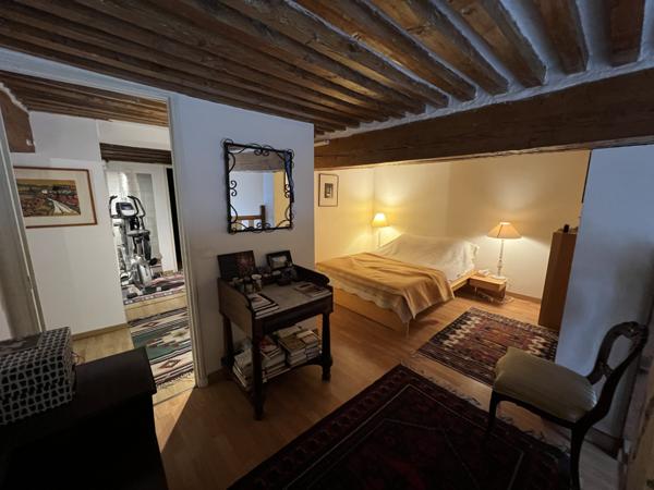 Carpentras (84200) SUPERBE DUPLEX AU COEUR DE CARPENTRAS - UN BIJOU DU XVIIème SIECLE