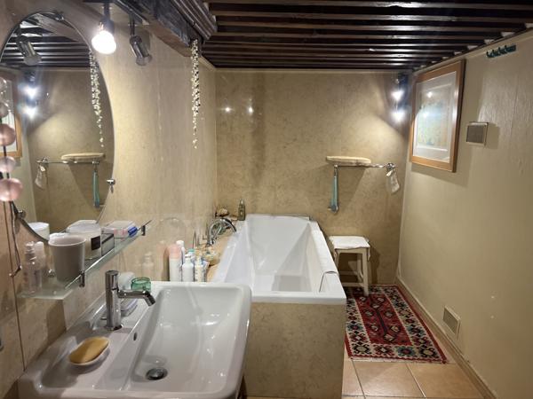 Carpentras (84200) SUPERBE DUPLEX AU COEUR DE CARPENTRAS - UN BIJOU DU XVIIème SIECLE