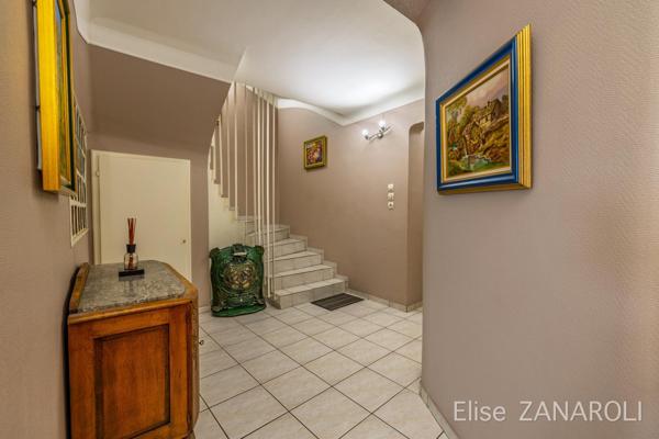 Maison de ville avec 4 chambres, garage et jardin à Volmerange!