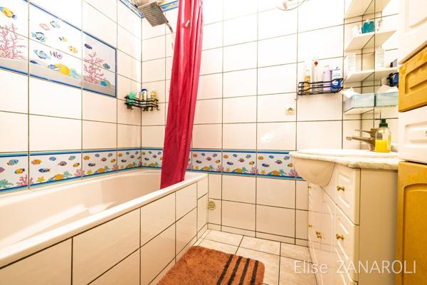 Maison de ville avec 4 chambres, garage et jardin à Volmerange!