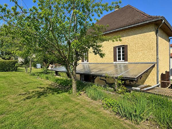 Jolie maison familiale avec volumes, dépendance et grenier aménageable