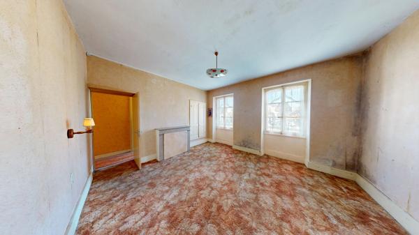 Jolie maison familiale avec volumes, dépendance et grenier aménageable