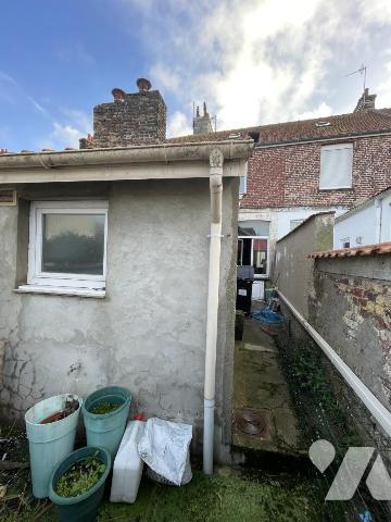 CALAIS - MAISON DE VILLE - 2 CHAMBRES