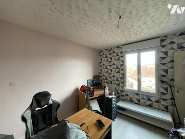 CALAIS - MAISON DE VILLE - 2 CHAMBRES