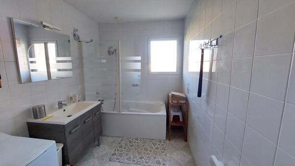 Fléac maison plain pied avec 3 chambres, jardin et garage