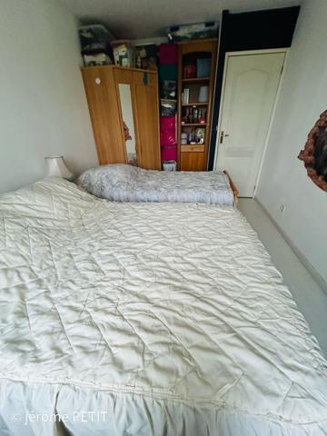 proche de chateaubriant , maison de plain-pied de 100 m2, sur un terrain de 3000m2, 3 chambres , et une dépend